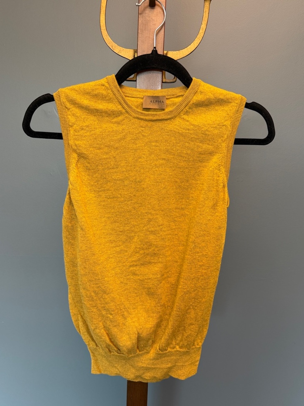 Womens APLHA Studio Mustard Yellow Sleeveless Knit Top Sz PM